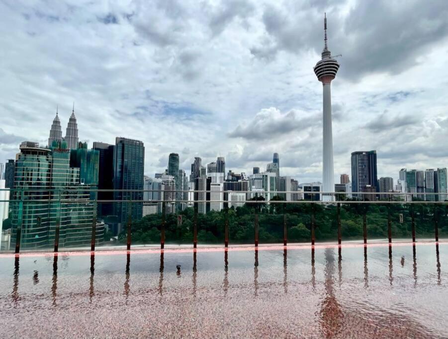 #16 M101 Dang Wangi Klcc View Pool By Livin Apartment Kuala Lumpur Ngoại thất bức ảnh
